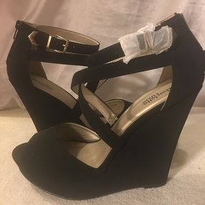 Black wedge platform sandals NWOT